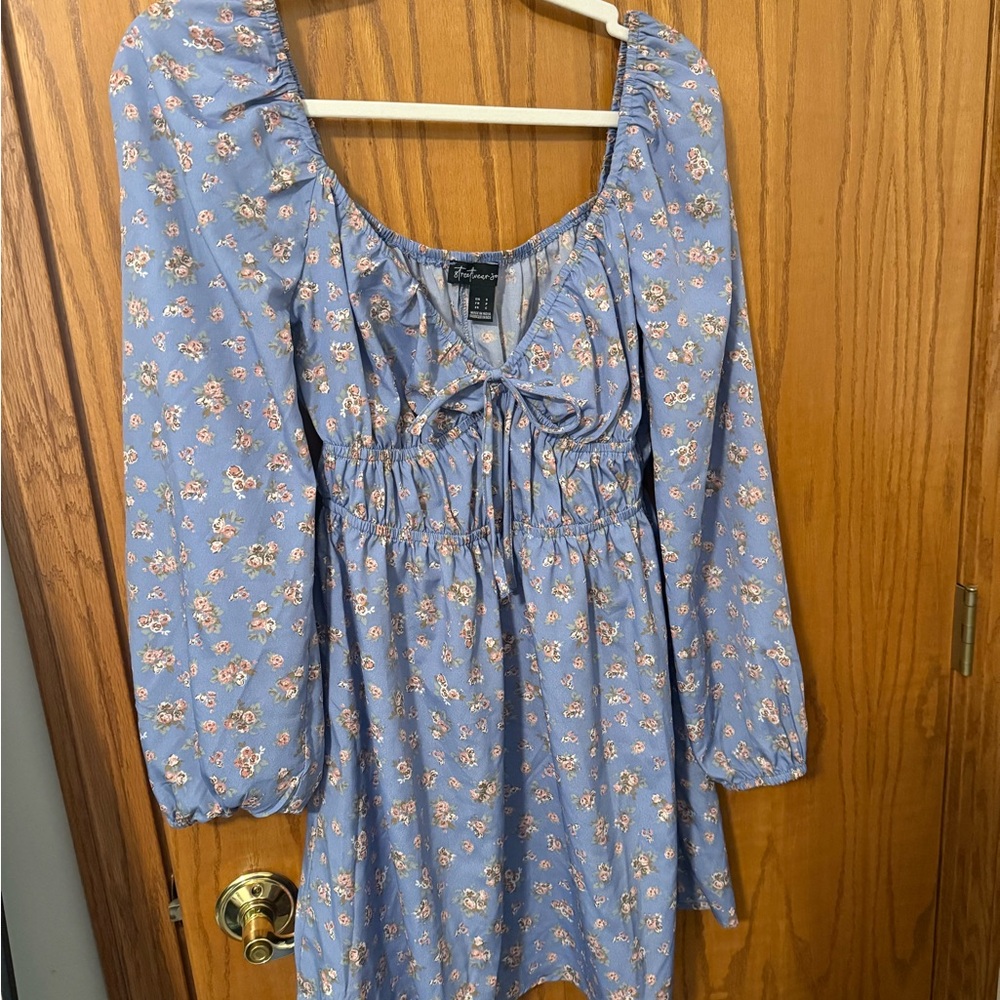 Streetwear Society Blue Floral Top
